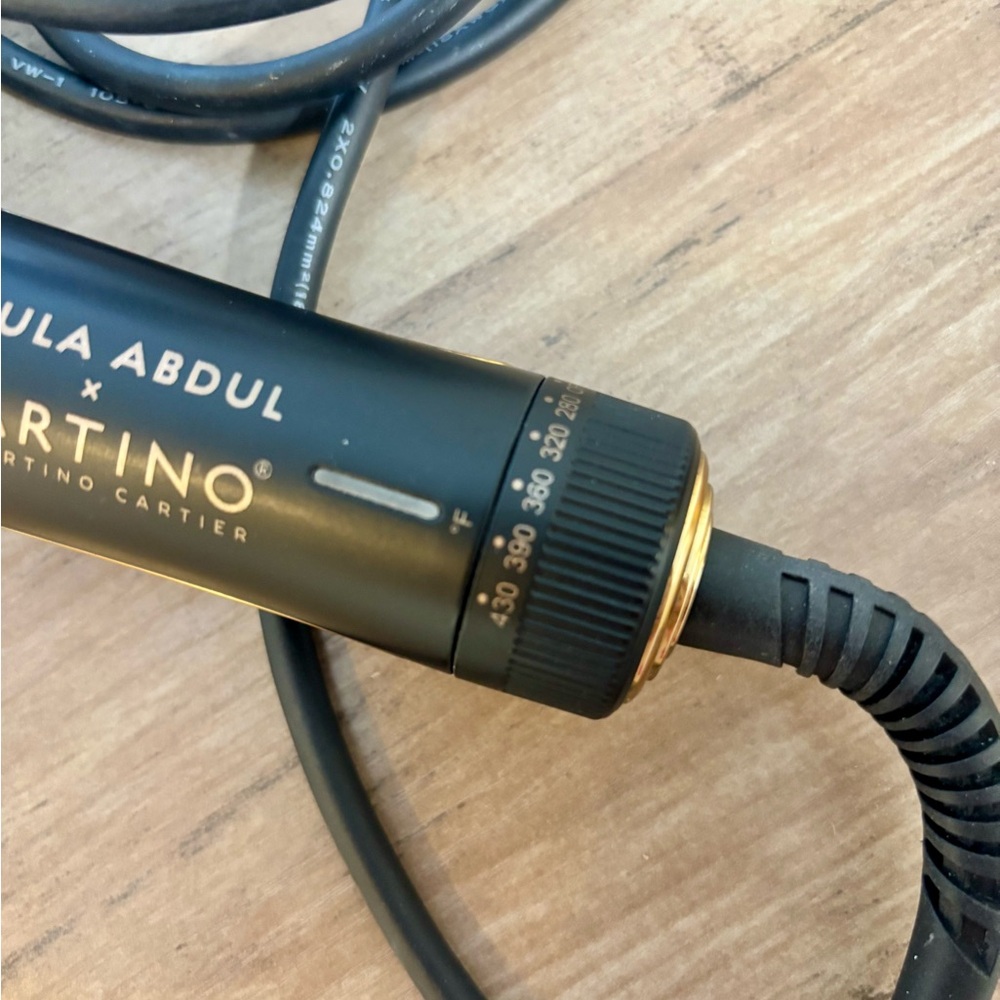 Paula Abdul x Martino by Martino Cartier Forever My Curl Curling Wand - Picture 4 of 8